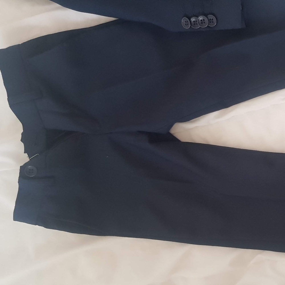 suit - Picture 2 of 6